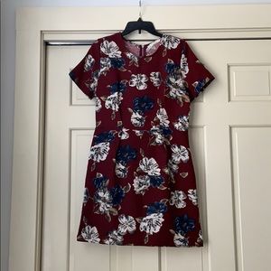 Le Lis Floral Fitted Dress - Size L